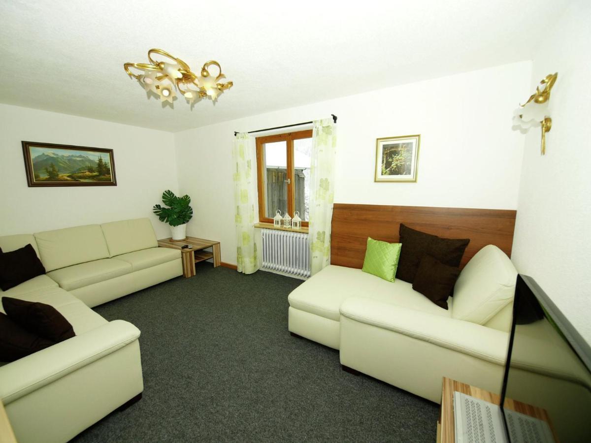 Spacious Holiday Home In Kappl With Terrace ภายนอก รูปภาพ