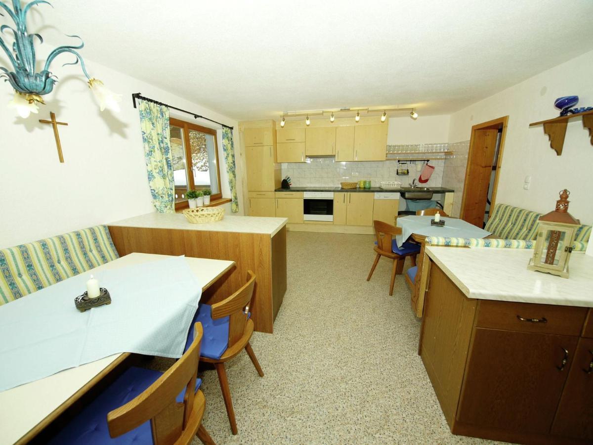 Spacious Holiday Home In Kappl With Terrace ภายนอก รูปภาพ