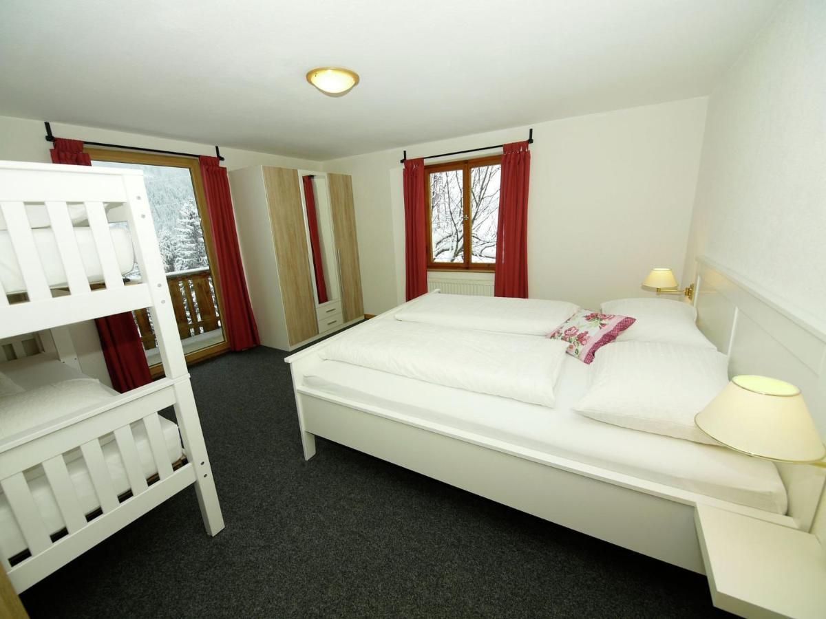 Spacious Holiday Home In Kappl With Terrace ภายนอก รูปภาพ